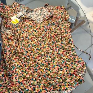 Floral Sleeveless Blouse